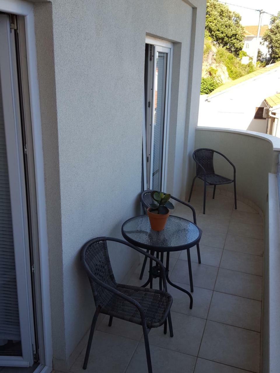 Apartmani Katja 오미스 외부 사진